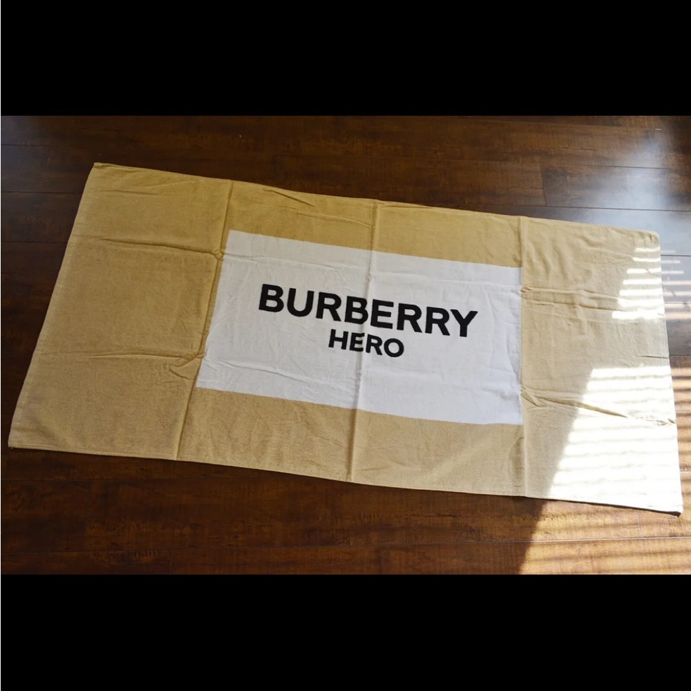 Burberry Hero Logo Large Bath/Summer Towel